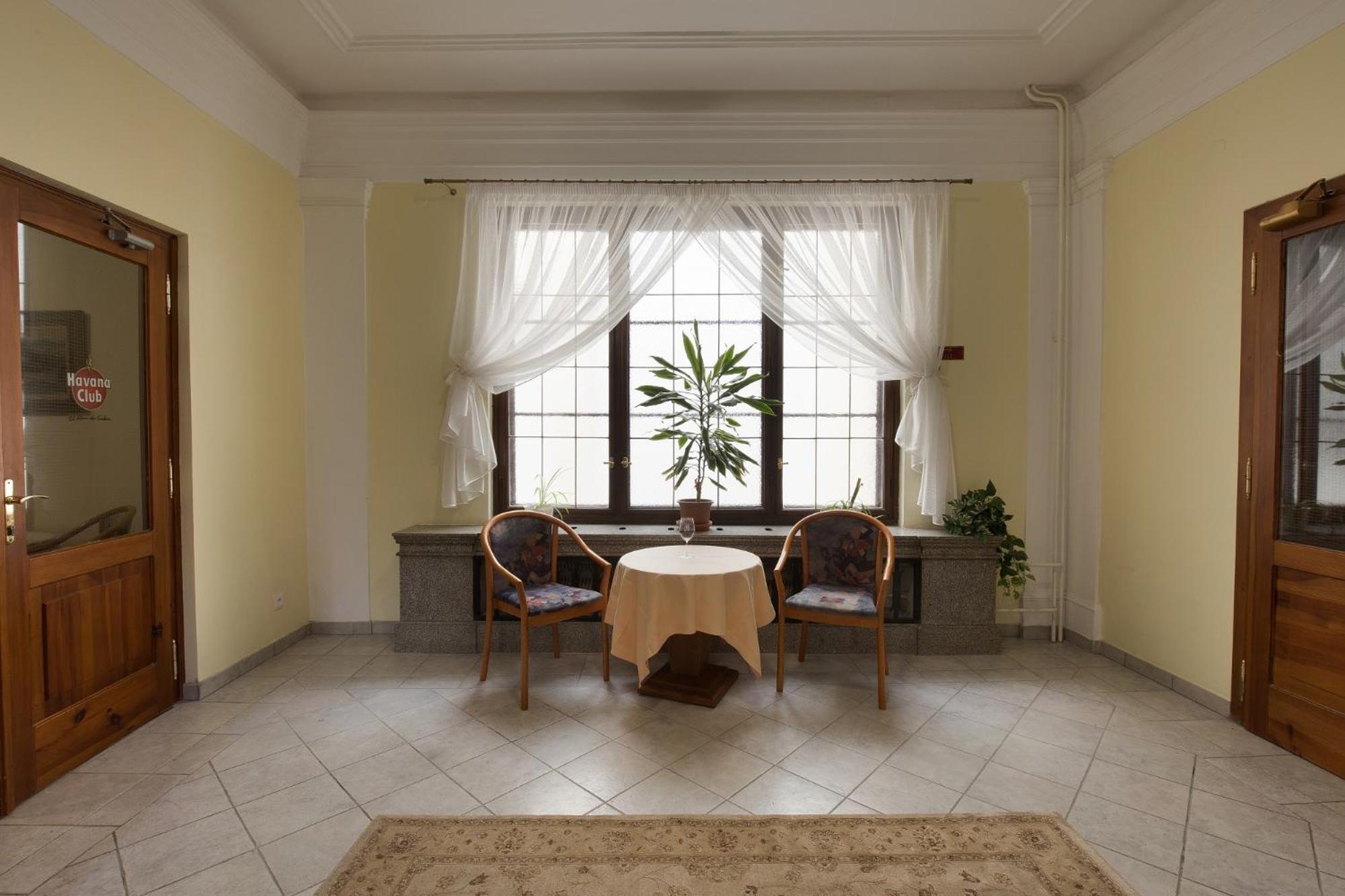 Hotel U Cerneho Orla Telč Εξωτερικό φωτογραφία